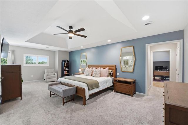 2448 NW Valley View Drive, Lee's Summit, MO 64081