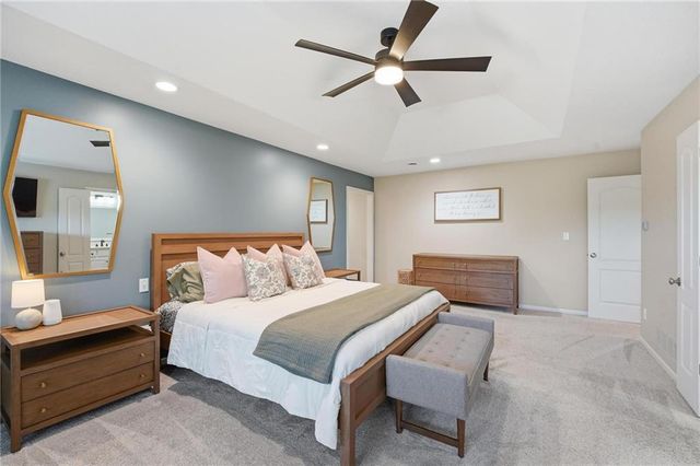 2448 NW Valley View Drive, Lee's Summit, MO 64081