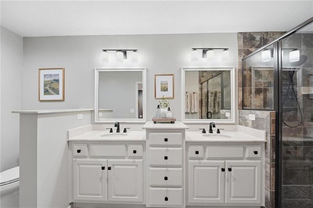 2448 NW Valley View Drive, Lee's Summit, MO 64081