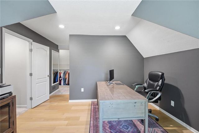 2448 NW Valley View Drive, Lee's Summit, MO 64081