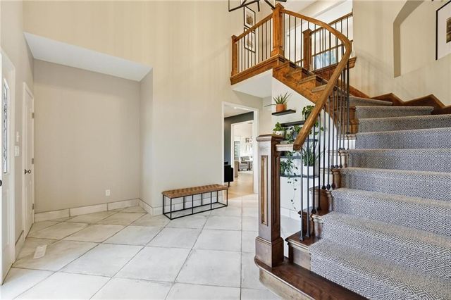2448 NW Valley View Drive, Lee's Summit, MO 64081