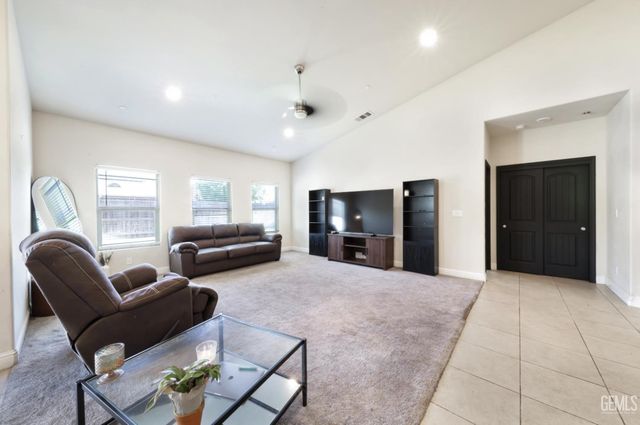 5413 Rivulet Run Court, Bakersfield, CA 93313