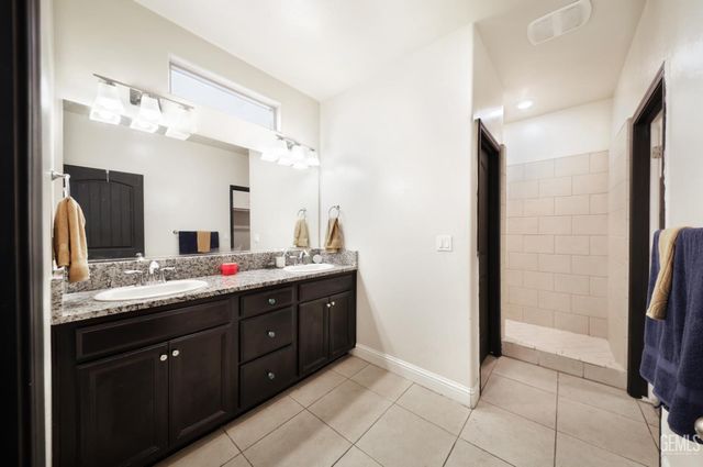 5413 Rivulet Run Court, Bakersfield, CA 93313
