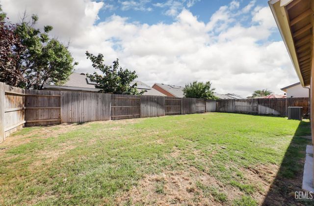 5413 Rivulet Run Court, Bakersfield, CA 93313