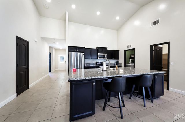 5413 Rivulet Run Court, Bakersfield, CA 93313