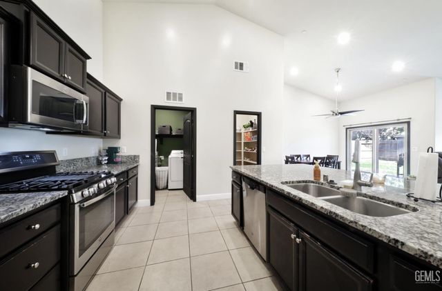 5413 Rivulet Run Court, Bakersfield, CA 93313