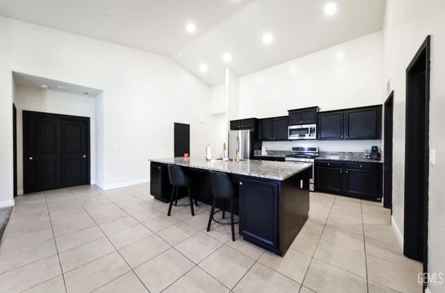 5413 Rivulet Run Court, Bakersfield, CA 93313