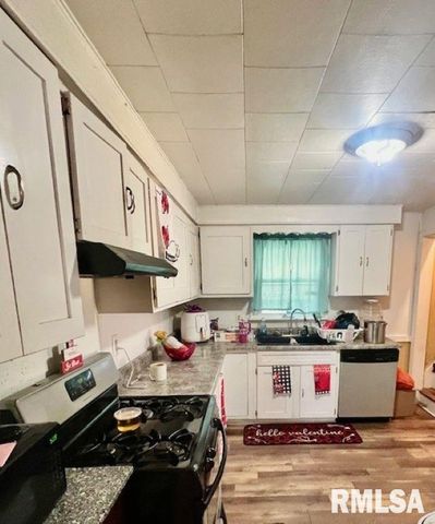 1207 W MCCLURE Avenue, Peoria, IL 61604