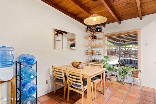 814 N Dodge Boulevard, Tucson, AZ 85716