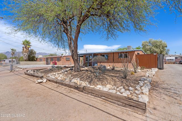 814 N Dodge Boulevard, Tucson, AZ 85716