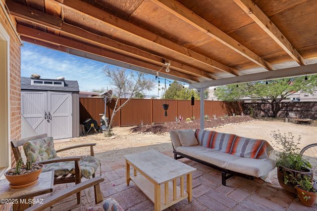 814 N Dodge Boulevard, Tucson, AZ 85716