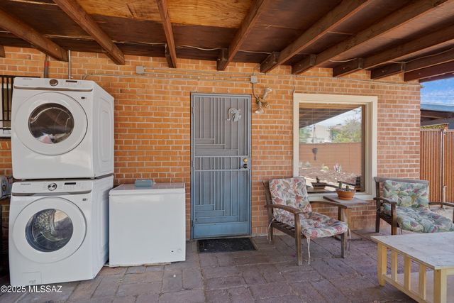 814 N Dodge Boulevard, Tucson, AZ 85716