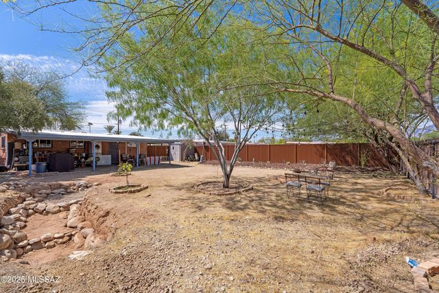 814 N Dodge Boulevard, Tucson, AZ 85716