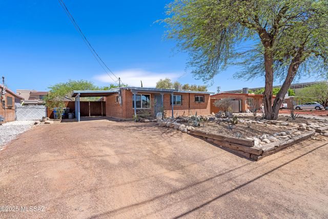 814 N Dodge Boulevard, Tucson, AZ 85716