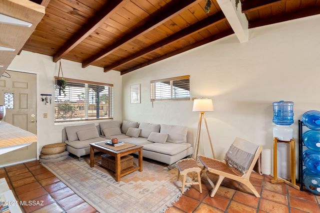 814 N Dodge Boulevard, Tucson, AZ 85716