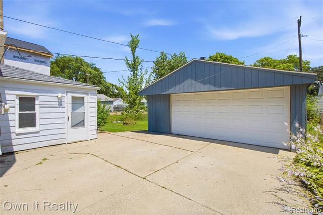 26546 Palmer Boulevard, Madison Heights, MI 48071