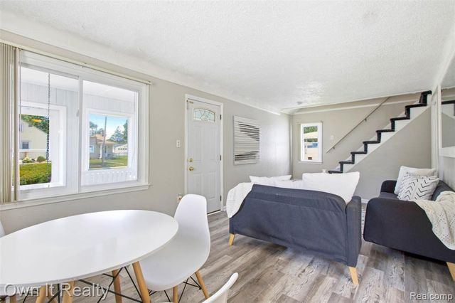 26546 Palmer Boulevard, Madison Heights, MI 48071