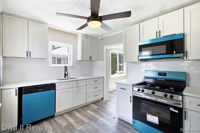26546 Palmer Boulevard, Madison Heights, MI 48071