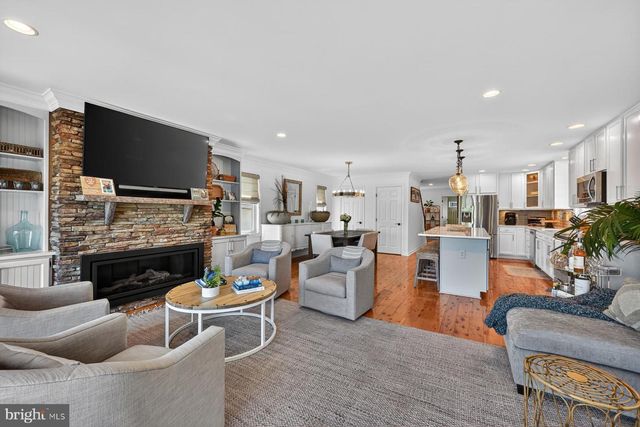 512 RIVERSIDE DR, Pasadena, MD 21122