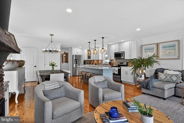 512 RIVERSIDE DR, Pasadena, MD 21122