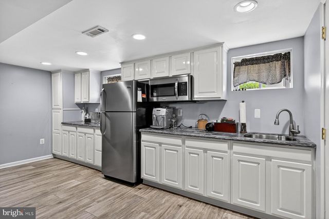 512 RIVERSIDE DR, Pasadena, MD 21122
