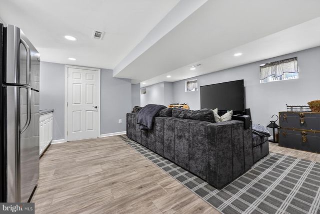 512 RIVERSIDE DR, Pasadena, MD 21122