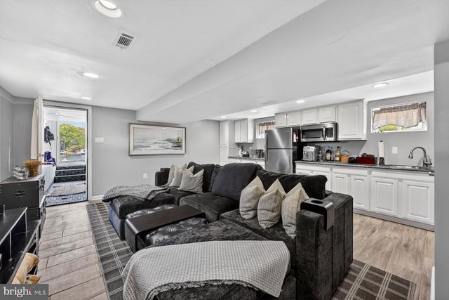 512 RIVERSIDE DR, Pasadena, MD 21122