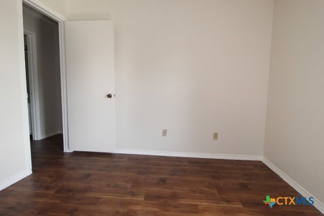 1011 N 4th Street, Copperas Cove, TX 76522