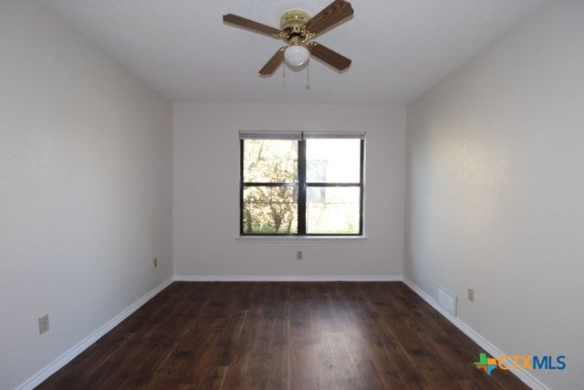1011 N 4th Street, Copperas Cove, TX 76522