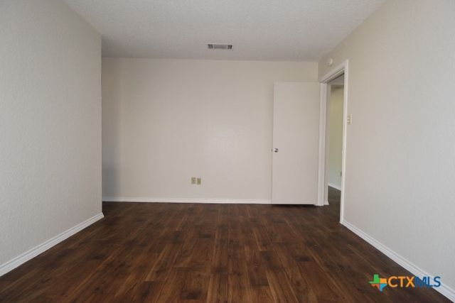 1011 N 4th Street, Copperas Cove, TX 76522