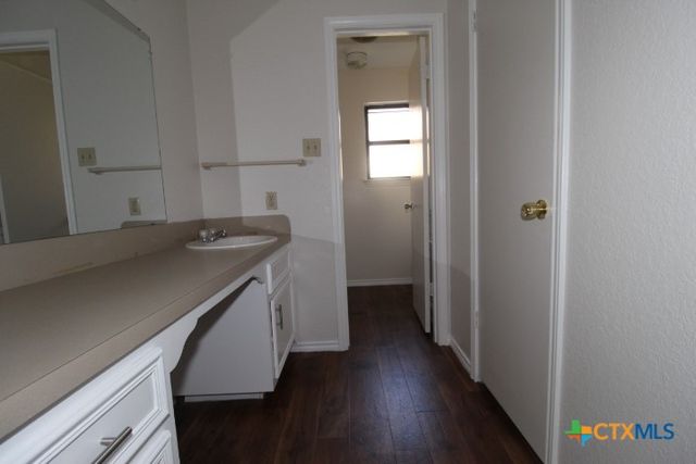 1011 N 4th Street, Copperas Cove, TX 76522