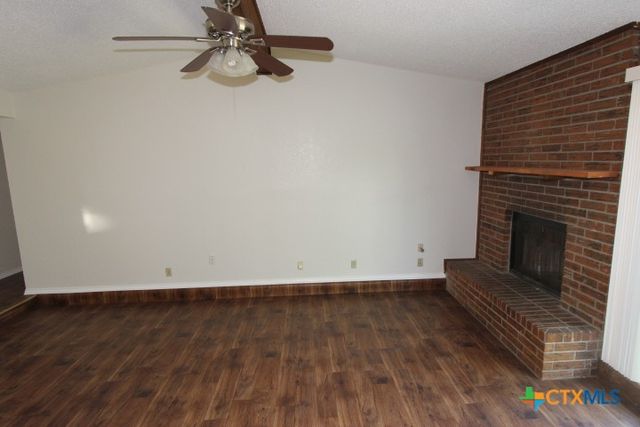 1011 N 4th Street, Copperas Cove, TX 76522