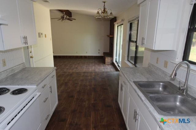 1011 N 4th Street, Copperas Cove, TX 76522