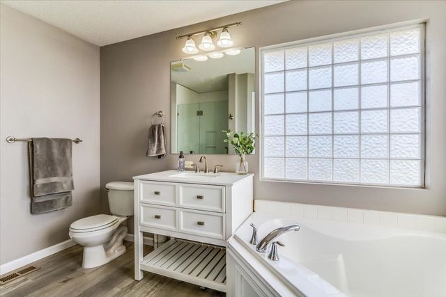 1956 E Glen Hills, Derby, KS 67037