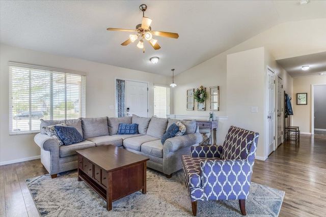 1956 E Glen Hills, Derby, KS 67037