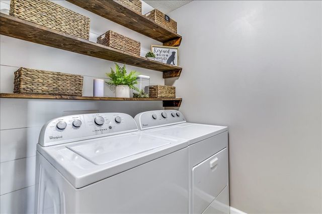 1956 E Glen Hills, Derby, KS 67037