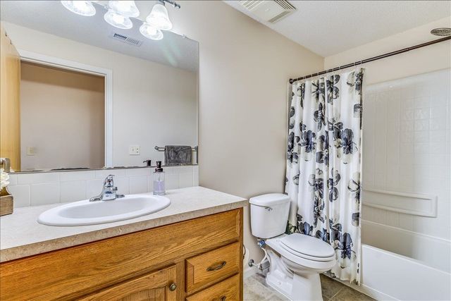 1956 E Glen Hills, Derby, KS 67037