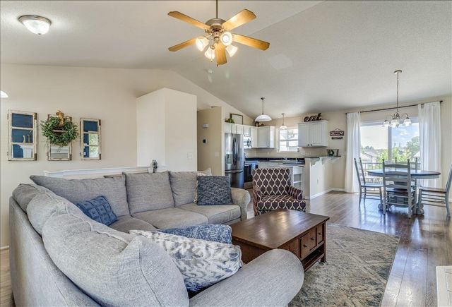 1956 E Glen Hills, Derby, KS 67037