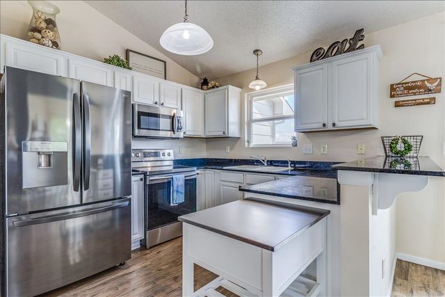 1956 E Glen Hills, Derby, KS 67037