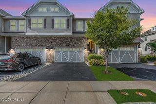 30 Malcolm Way, Lincroft, NJ 07738