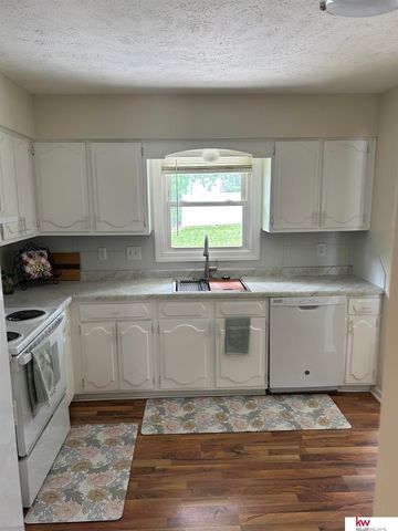 9641 Camden Avenue, Omaha, NE 68134