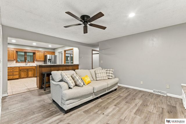 2450 N Ridge Road, Fremont, NE 68025