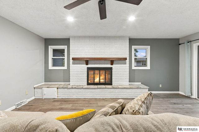 2450 N Ridge Road, Fremont, NE 68025