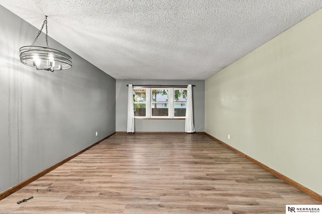 2450 N Ridge Road, Fremont, NE 68025