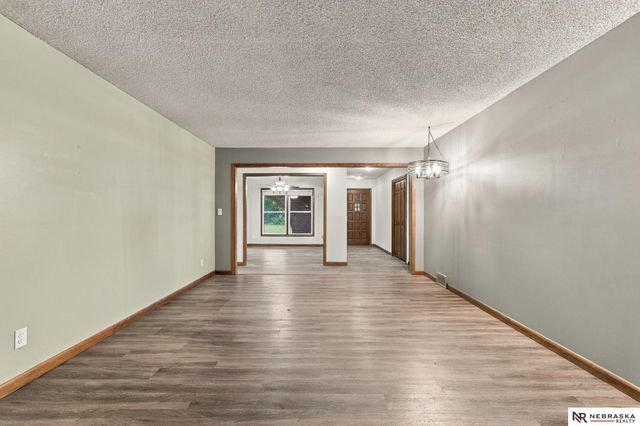 2450 N Ridge Road, Fremont, NE 68025