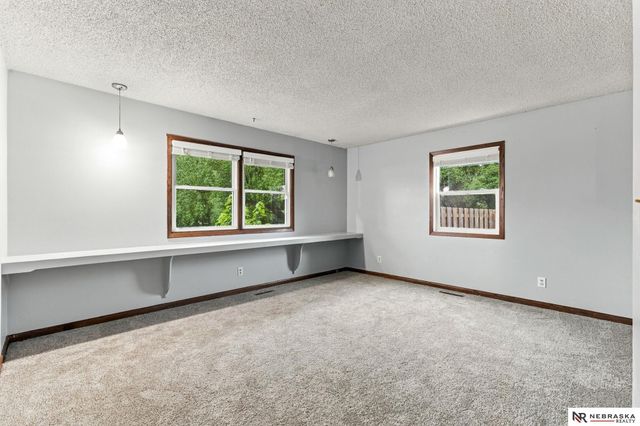 2450 N Ridge Road, Fremont, NE 68025