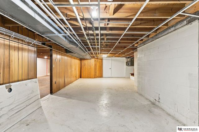 2450 N Ridge Road, Fremont, NE 68025