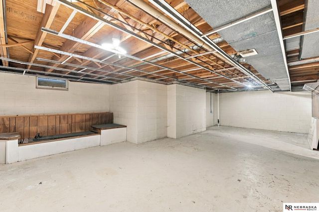 2450 N Ridge Road, Fremont, NE 68025