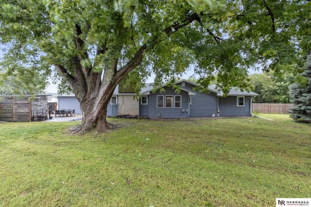 2450 N Ridge Road, Fremont, NE 68025