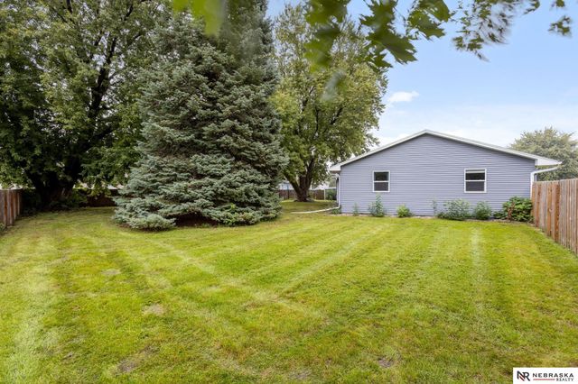 2450 N Ridge Road, Fremont, NE 68025